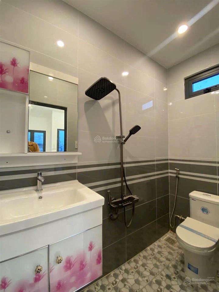 Bán nhà xây mới 4 tầng đường mạc vân p13 q8  gần cầu chà và