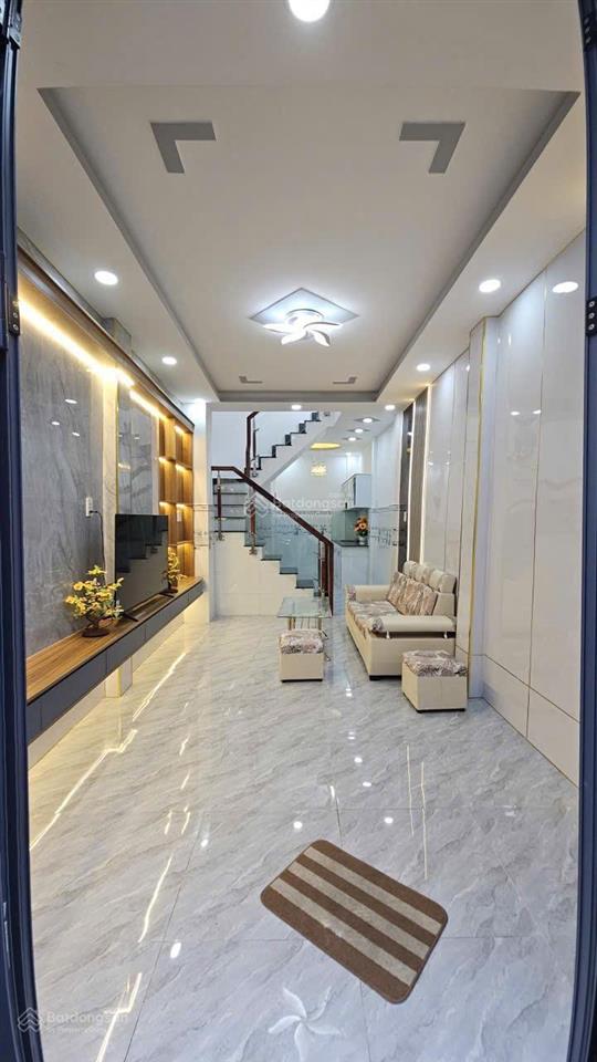 Bán nhà đẹp 2 tầng, hẻm thẳng gần mặt tiền bùi minh trực p5. q8