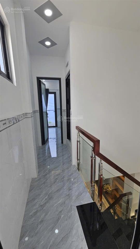 Bán nhà đẹp 2 tầng, hẻm thẳng gần mặt tiền bùi minh trực p5. q8