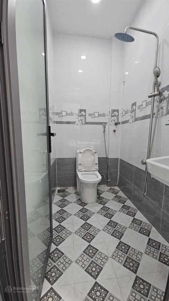 Bán nhà đẹp 2 tầng, hẻm thẳng gần mặt tiền bùi minh trực p5. q8