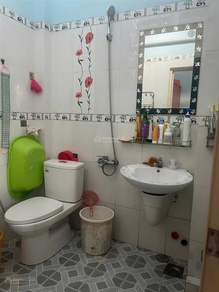 Bán nhà 4 tầng (ngang 6.2m) đường bông sao, p5, q8 sát chợ sáng