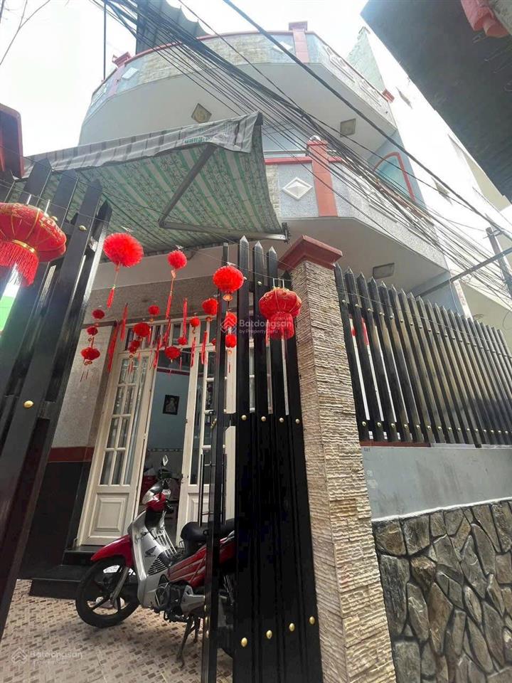 Bán nhà 4 tầng (ngang 6.2m) đường bông sao, p5, q8 sát chợ sáng