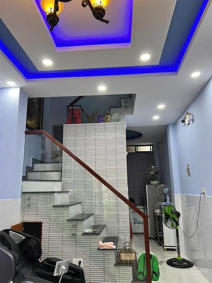 Bán nhà 3 tầng âu dương lân p3, q8  gần tttm aeon mall