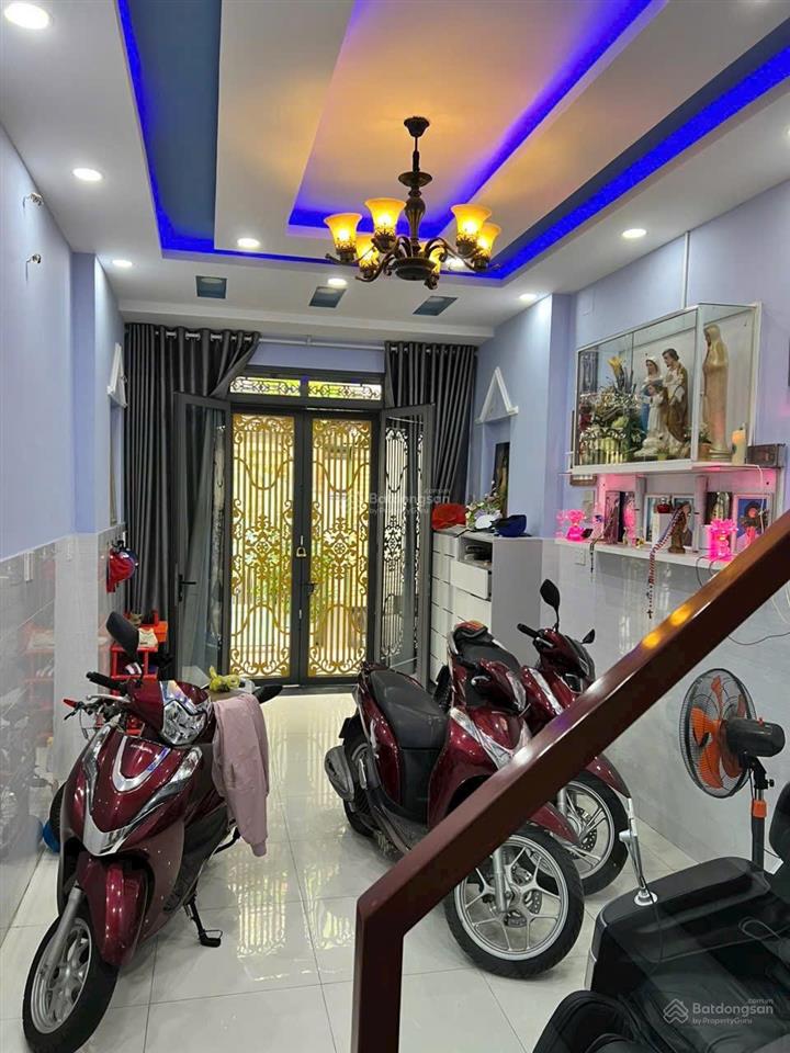 Bán nhà 3 tầng âu dương lân p3, q8  gần tttm aeon mall