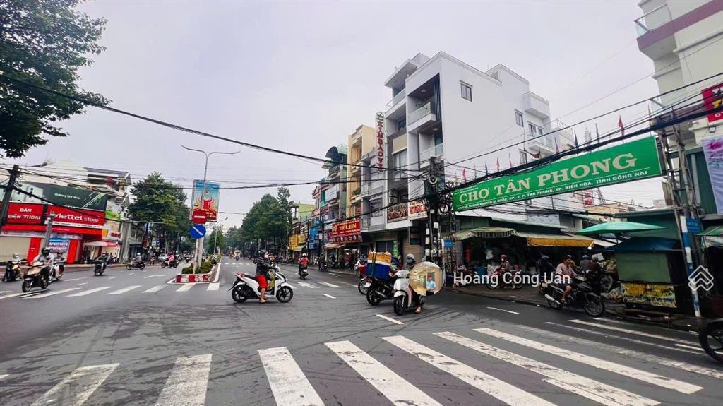 Bán nhà góc 2 mặt tiền đường nguyễn ái quốc gần chợ tân phong. hđ thuê 10tr/tháng