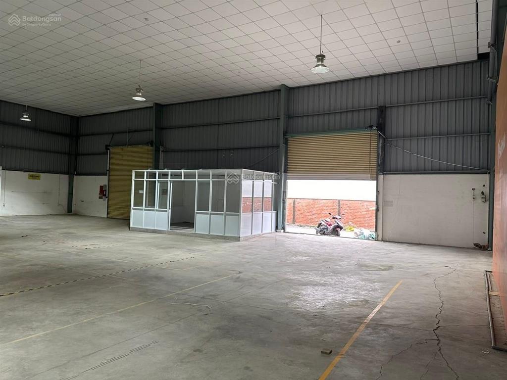Cho thuê nhà kho 350m2 khách hết hạn hđ tại lê văn khương  quận 12  xe tải
