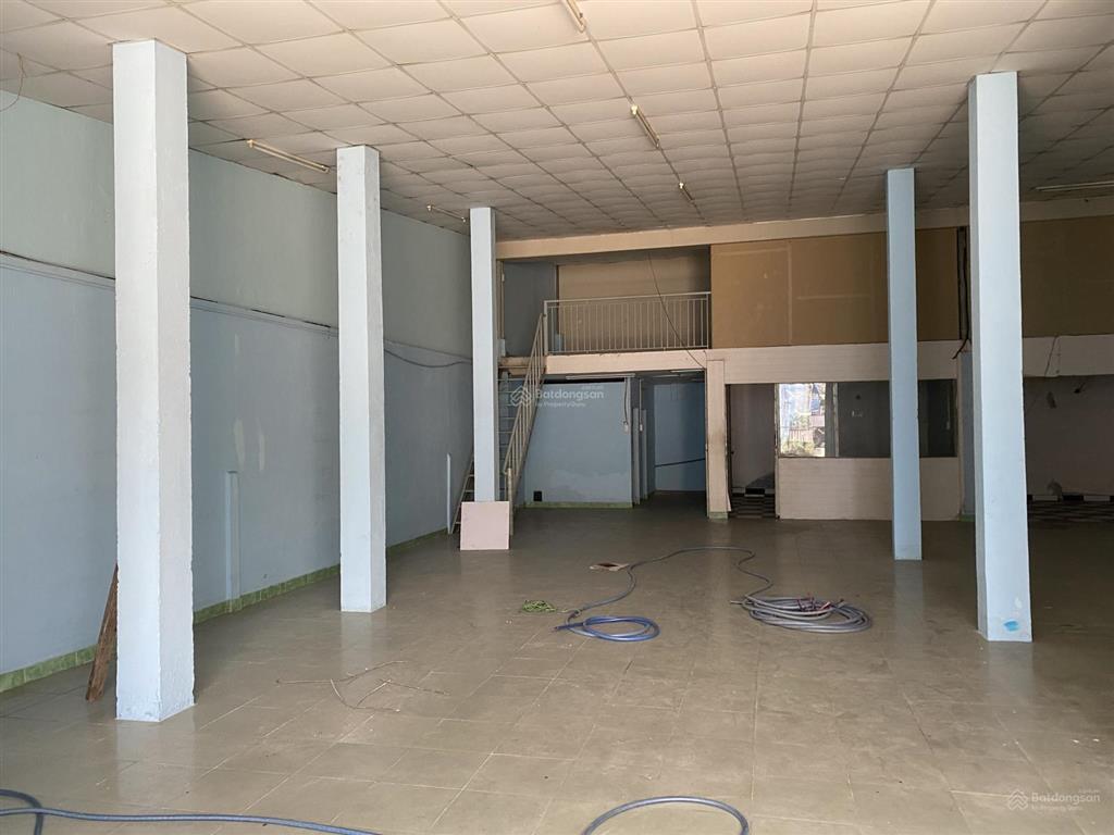 Cho thuê nhà kho 350m2 khách hết hạn hđ tại lê văn khương  quận 12  xe tải