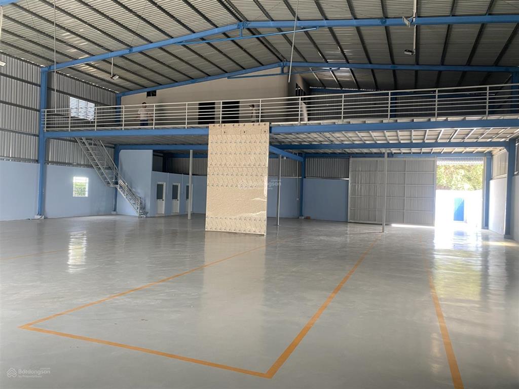 Cho thuê nhà xưởng 550m2 tại nguyễn ảnh thủ  q12. xe container đỗ cửa