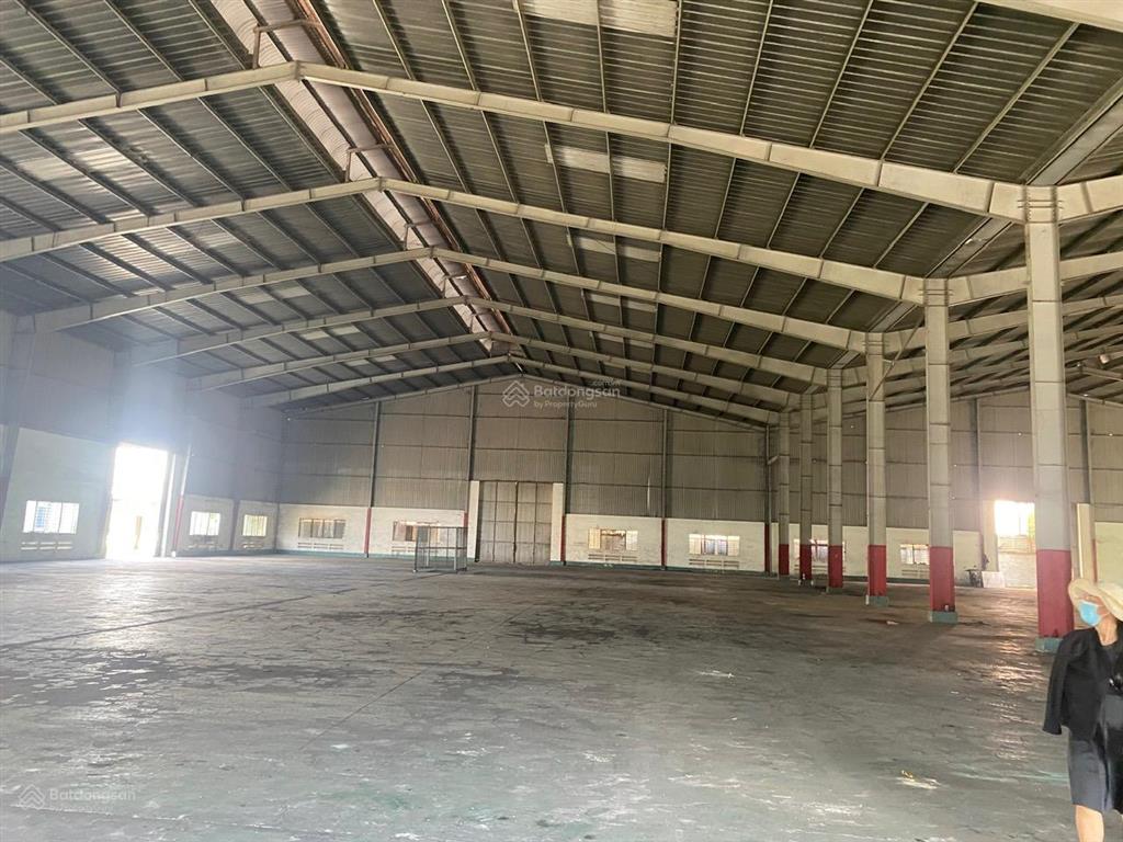 Cho thuê nhà kho 1000m2 và 1800m2 khách logistic hết hạn hd quận 12. pccc, trạm điện 320k xe contn