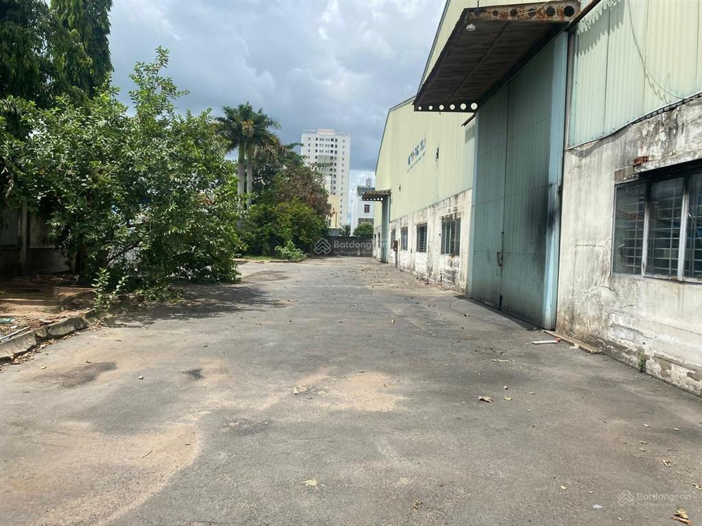 Cho thuê nhà kho 1000m2 và 1800m2 khách logistic hết hạn hd quận 12. pccc, trạm điện 320k xe contn