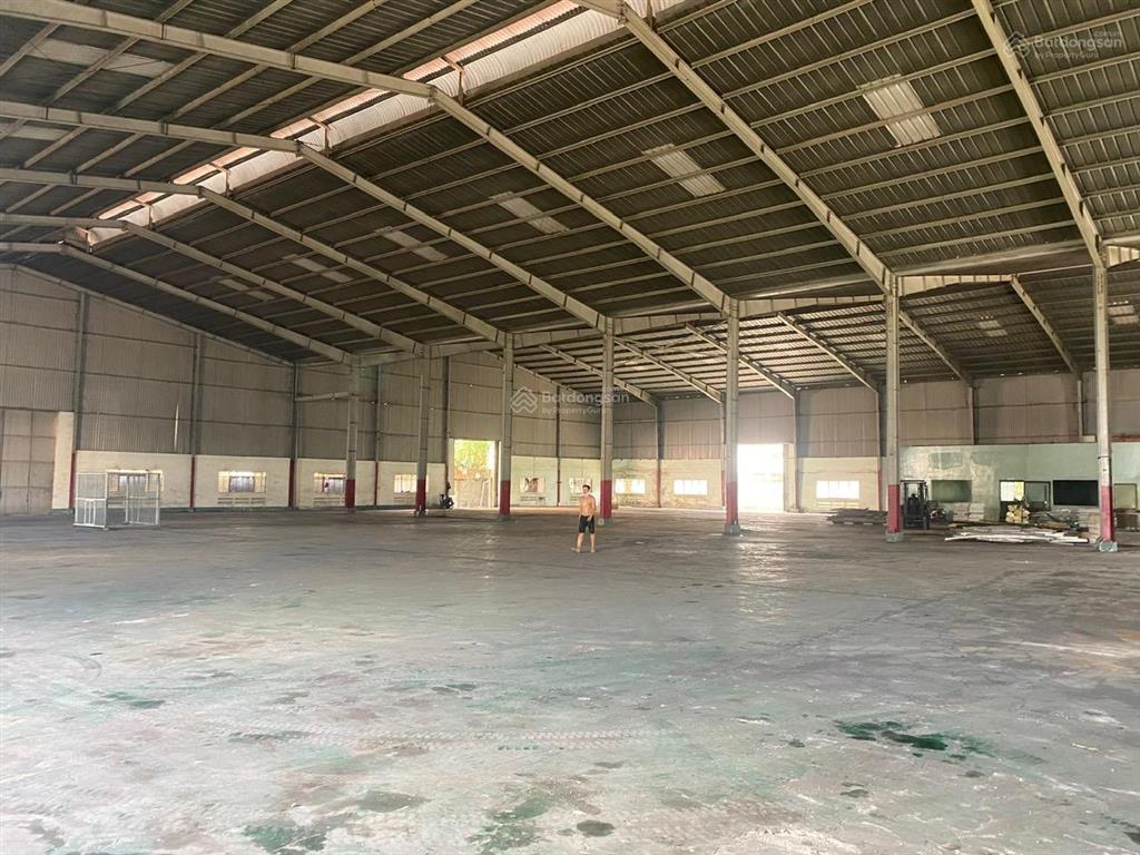 Cho thuê nhà kho 1000m2 và 1800m2 khách logistic hết hạn hd quận 12. pccc, trạm điện 320k xe contn