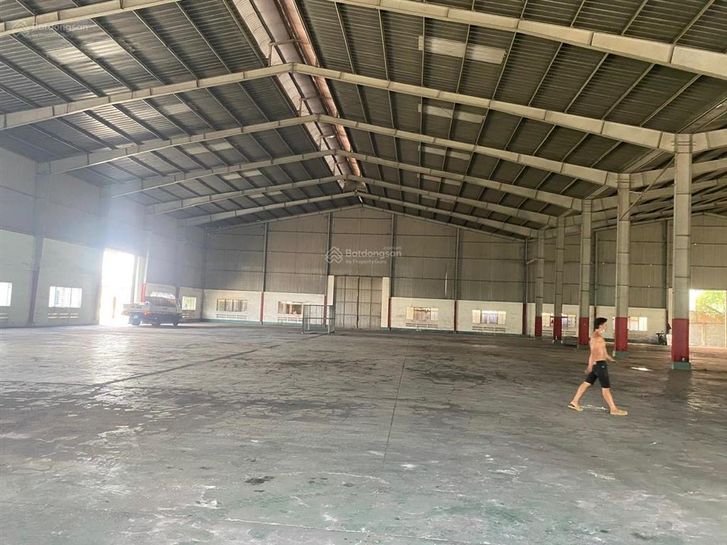 Cho thuê nhà kho 1000m2 và 1800m2 khách logistic hết hạn hd quận 12. pccc, trạm điện 320k xe contn