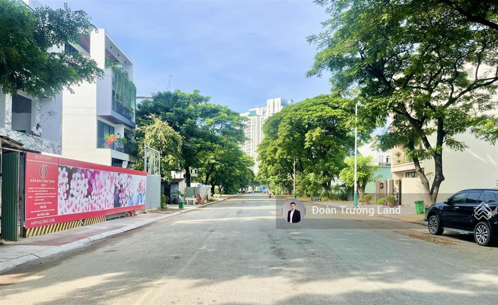 Cần bán gấp lô đất biệt thự 370m2 mặt tiền đường 20m khu thủ thiêm villa