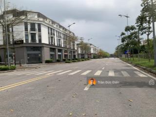 Bán biệt thự 3 tầng còn mới 99%, diện tích 160m2 khu tái định cư thạch bàn view dự án garden city