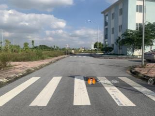 Bán lô góc tt8 khu đấu giá cự khối mới trước đường sau đường vị trí đẹp, ngay gần hồ bộ đội 30ha