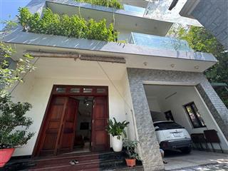 Bán nhà 5 tầng 150m2 tổ 8 Cự Khối, nhà rộng rãi, sân vườn, đủ công năng cho đại gia đình