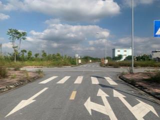 Bán 74m dãy TT2-x đấu giá Cự Khối gần hồ Bộ Đội đang thi công, đất trước sau đều đường 13m