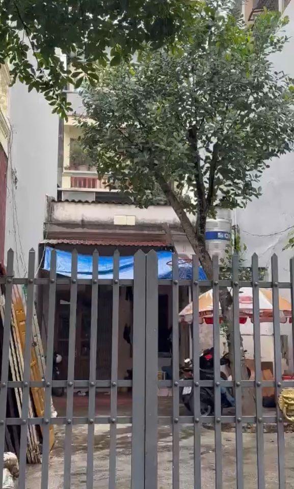 Bán 100m đất tặng nhà tầng đang cho thuê 12 triệu hàng tháng ngõ 528 Ngô Gia Tự đường ô tô tránh