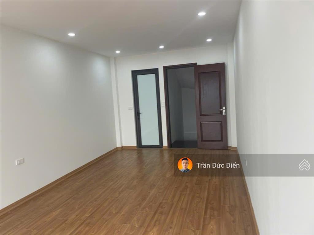 Chính chủ bán nhà 4,5 tầng 36,6m2 tổ 8 thạch bàn, gần hồ bộ đội đang thi công chỉ 200m
