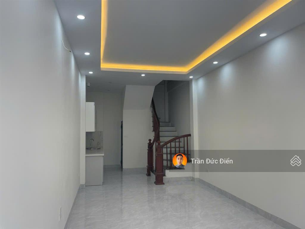 Chính chủ bán nhà 4,5 tầng 36,6m2 tổ 8 thạch bàn, gần hồ bộ đội đang thi công chỉ 200m