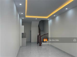 Chính chủ bán nhà 4,5 tầng 36,6m2 tổ 8 thạch bàn, gần hồ bộ đội đang thi công chỉ 200m