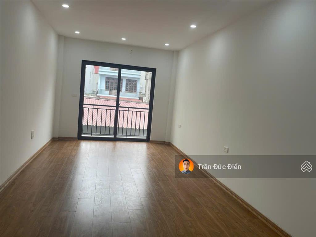 Chính chủ bán nhà 4,5 tầng 36,6m2 tổ 8 thạch bàn, gần hồ bộ đội đang thi công chỉ 200m