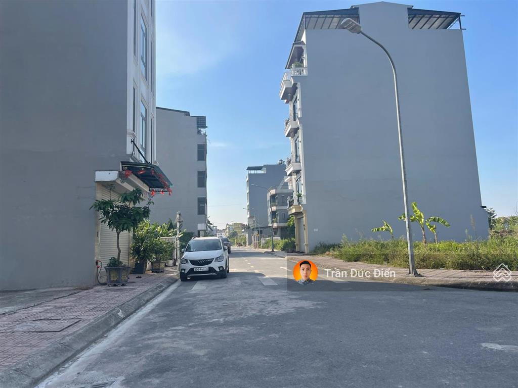 Lô đất xứng đáng mua để xây nhà định cư, 65m2 phân lô, cách 50m ra hồ 30ha đẹp bậc nhất long biên