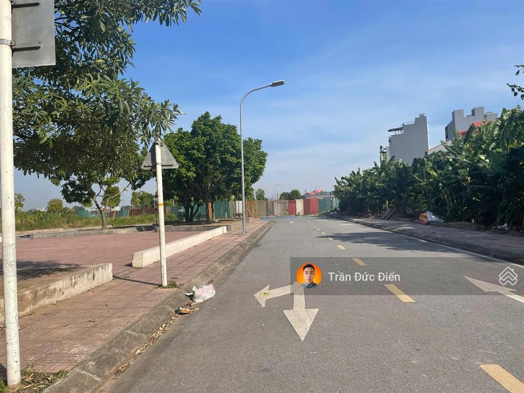 Lô đất xứng đáng mua để xây nhà định cư, 65m2 phân lô, cách 50m ra hồ 30ha đẹp bậc nhất long biên
