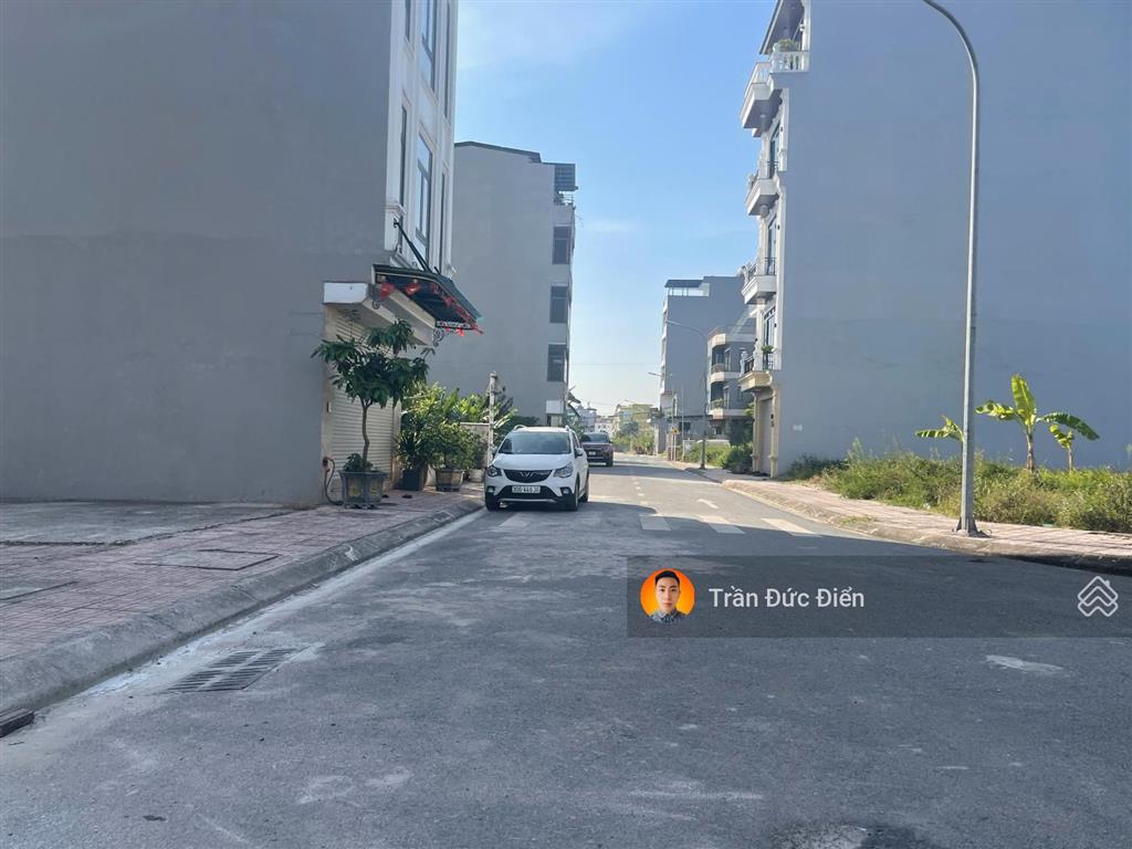 Lô đất xứng đáng mua để xây nhà định cư, 65m2 phân lô, cách 50m ra hồ 30ha đẹp bậc nhất long biên