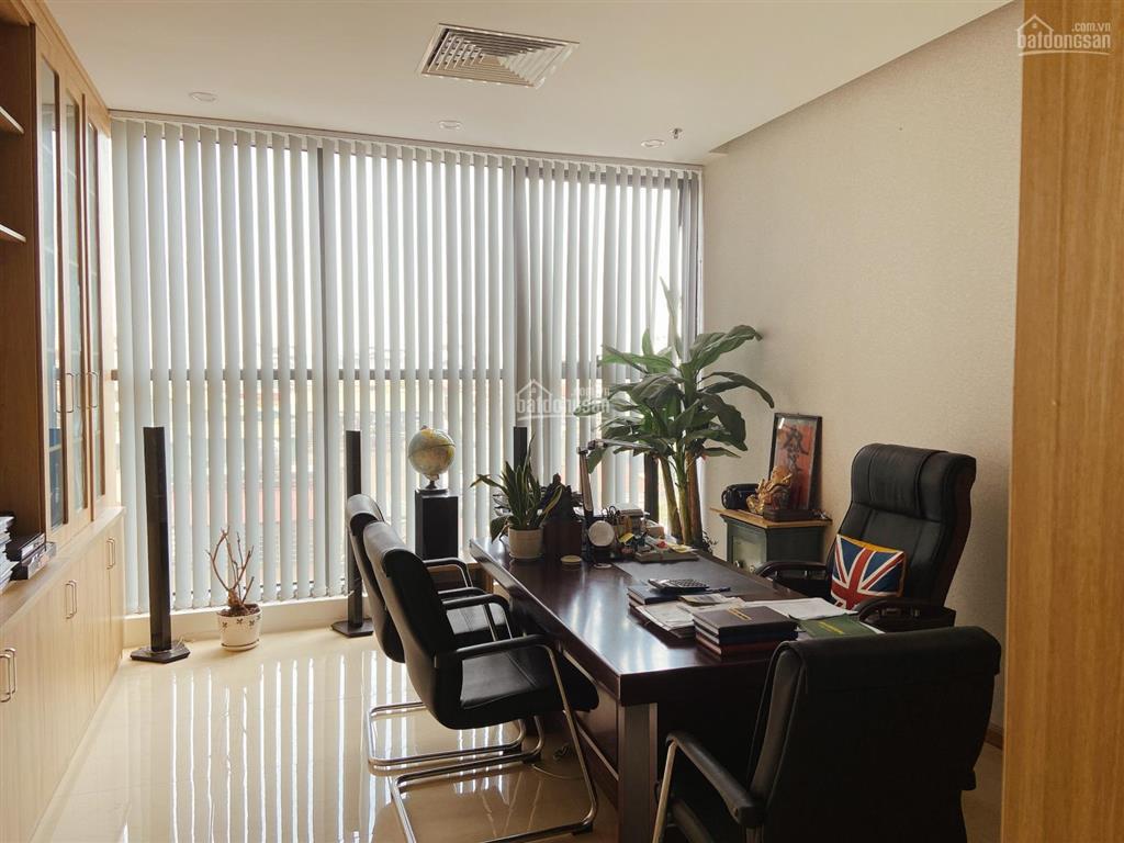 Cho thuê văn phòng golden palm 21 lê văn lương diện tích 250m2, 300 nghìn/m2/tháng.  0971 252 ***