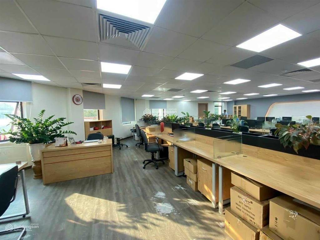 Bql chính chủ cho thuê văn phòng comatce tower 61 ngụy như kon tum 265m2. giá chỉ 240 nghìn/m2/th