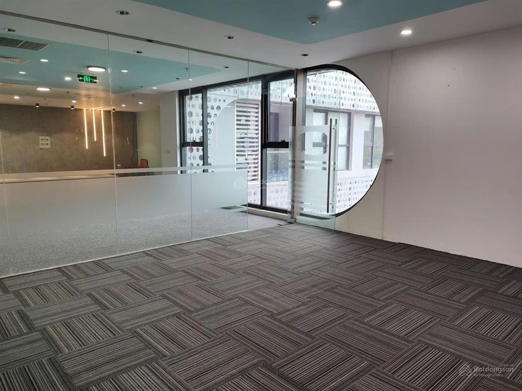 Bql cần cho thuê vp tại tòa nhà vinhomes west point phạm hùng. dt 250m2 giá 235.000đ/m2/th