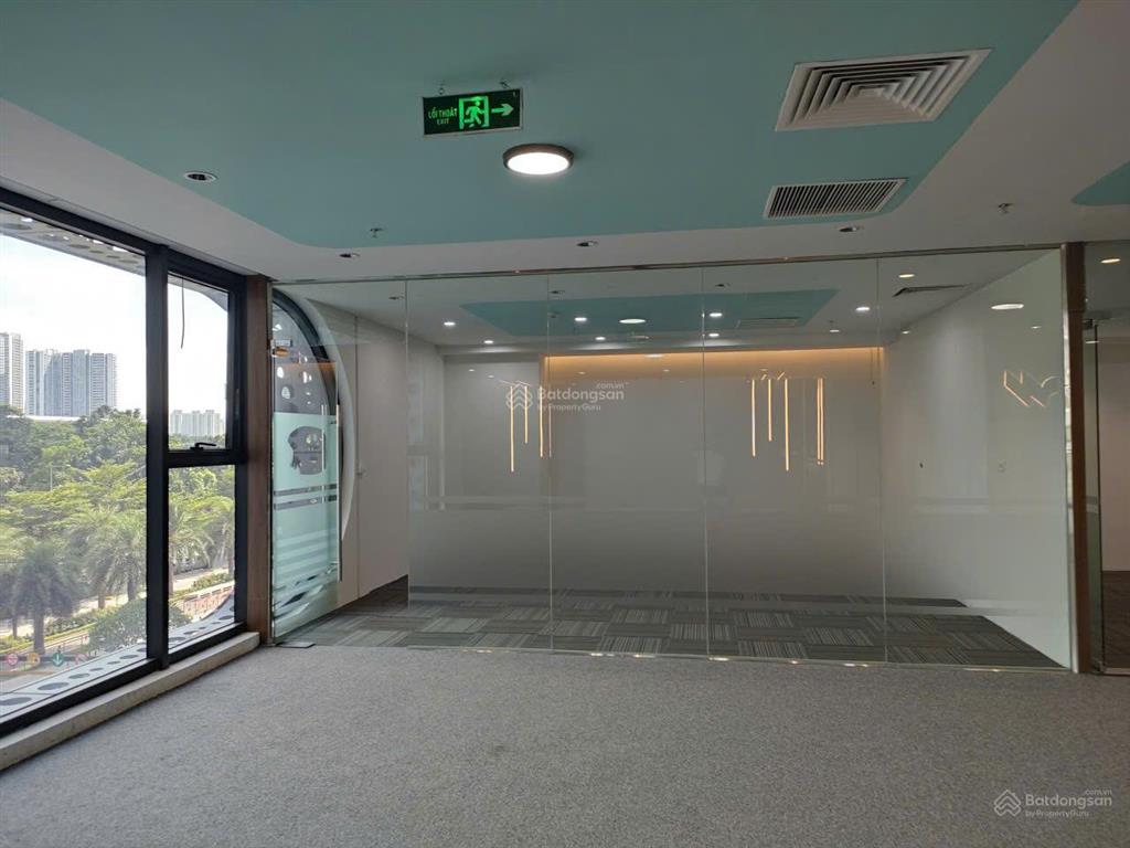 Bql cần cho thuê vp tại tòa nhà vinhomes west point phạm hùng. dt 250m2 giá 235.000đ/m2/th