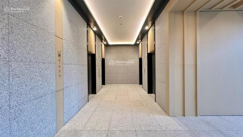 Bql tòa nhà 36 hoàng cầu cho thuê văn phòng, dt 250m2. giá 250.000đ/m2/tháng