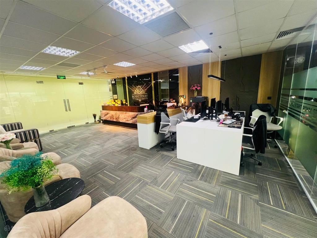 Cho thuê văn phòng 110m2 tòa charmvit, 117 trần duy hưng, cầu giấy, hà nội. 0971 252 ***