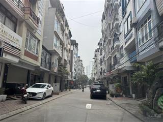 Bán đất tái định cư phú diễn, 40m2, ô tô đỗ tránh vỉa hè, hiếm, ít người bán, giá cực tốt