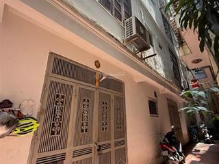 Bán nhà dân tại ngõ 79 cầu giấy cực đẹp 28m2. 4 tầng ở đẹp giá hợp lí 6.5 tỷ