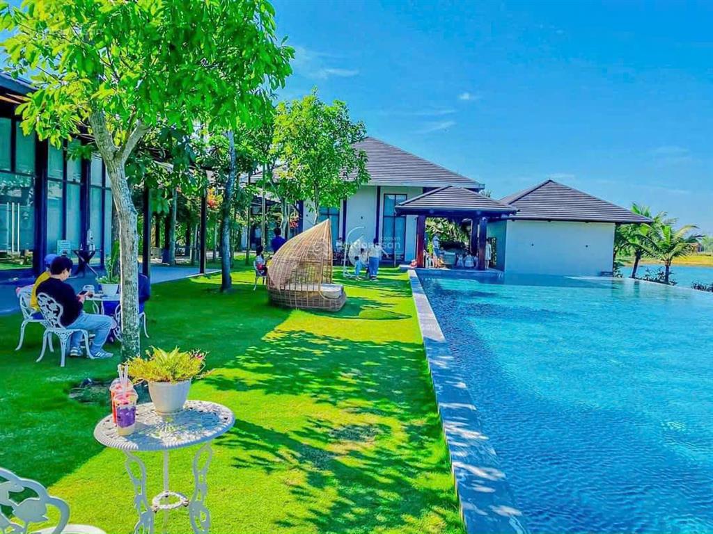 Chính chủ bán gấp căn biệt thự 90m2, shr (1 trệt 2 lầu)giá 2,4tỷ gần cầu lớn hóc môn và vành đai 3