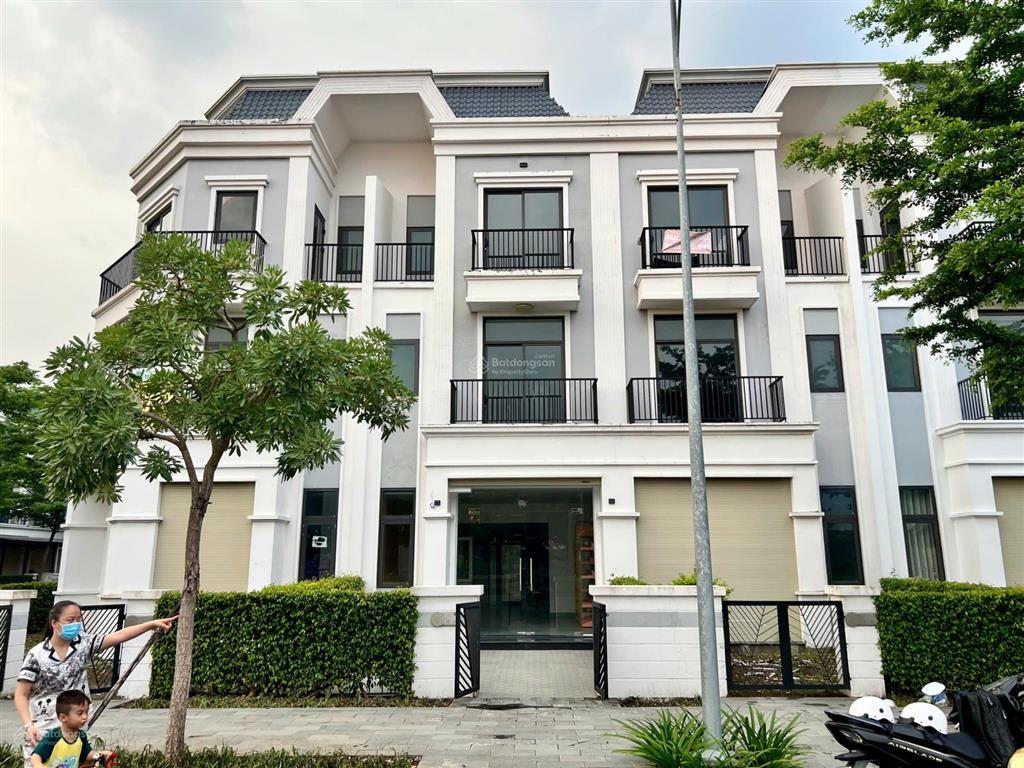 Nhà phố 75m² giá 2 tỷ, view sông vàm cỏ đối diện cafe công viên hoàn thiện tặng full nội thất