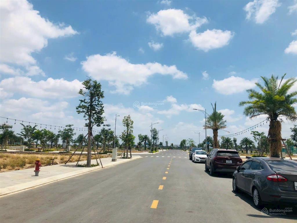 Bán gấp lô đất giá 1,9tỷ ngay chợ đệm và ubnd bình chánh sổ có sẵn sang tên công chứng ngay