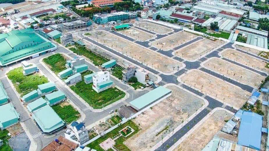 Bán gấp lô đất giá 1,9tỷ ngay chợ đệm và ubnd bình chánh sổ có sẵn sang tên công chứng ngay