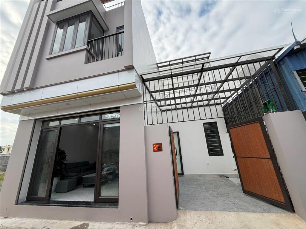 Nhà 2 tầng mới cứng, về ở ngay tuyến 2 đường liên xã phong cầu, đại đồng vị trí đẹp chỉ 2,9xx tỷ