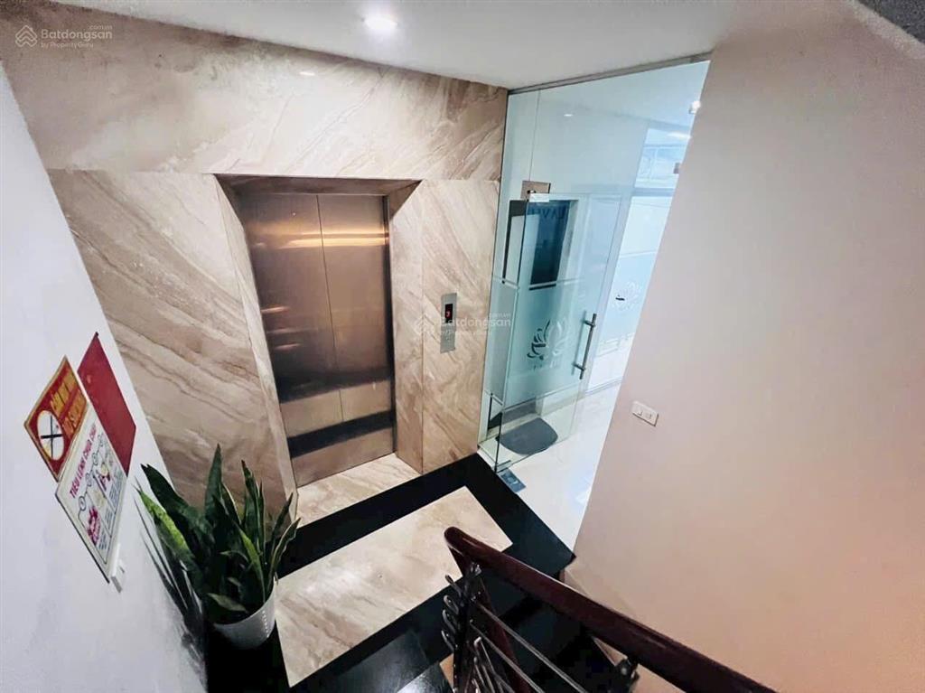 Building 9 tầng mặt miếu đầm đối diện ks mariot dt 51m, mặt tiền 5m, 35 tỷ, 0911 444 ***