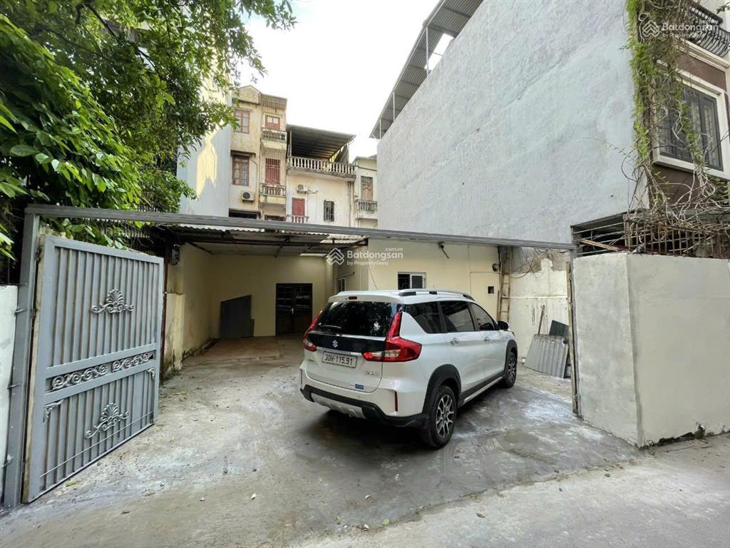 Đất có nhà cấp 4 phố tứ liên, ngõ ô tô, sát phố 10m, dt 122.4m2, mặt tiền 8m, 0911 444 ***