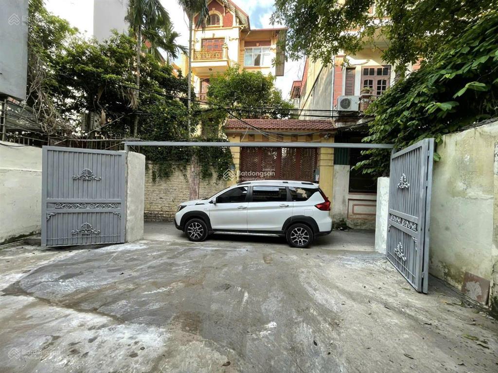 Đất có nhà cấp 4 phố tứ liên, ngõ ô tô, sát phố 10m, dt 122.4m2, mặt tiền 8m, 0911 444 ***