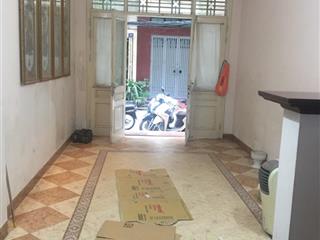 Cho thuê nhà riêng đường láng dt 45m2 * 4 tầng mt 3.8m, giá 14tr, ngõ thông ba gác đỗ cửa