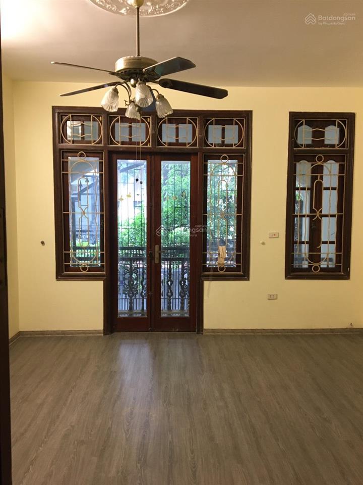 Cho thuê nhà riêng phân lô ngõ 61 hoàng cầu dt 75m2 * 5 tầng mt 5m ngõ thông ô tô vỉa hè rộng