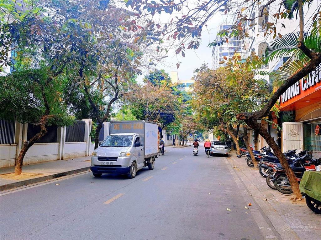 Cho thuê nhà riêng phân lô ngõ 61 hoàng cầu dt 75m2 * 5 tầng mt 5m ngõ thông ô tô vỉa hè rộng