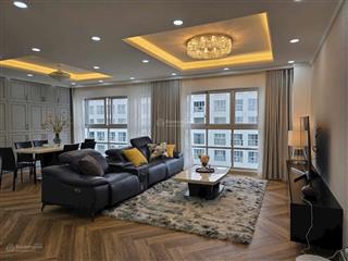 Chính chủ bán căn hộ happy valley 115m2 lầu cao view hồ bơi  ô xe hầm. giá 8,6 tỷ.
