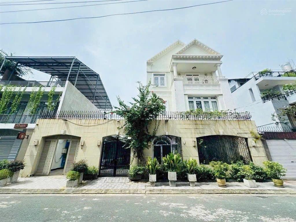 Bán nhà đường n9, khu dân cư d2d, thống nhất, biên hòa, đồng nai. dt 16 x 18m. đất ở. giá 23,5 tỷ